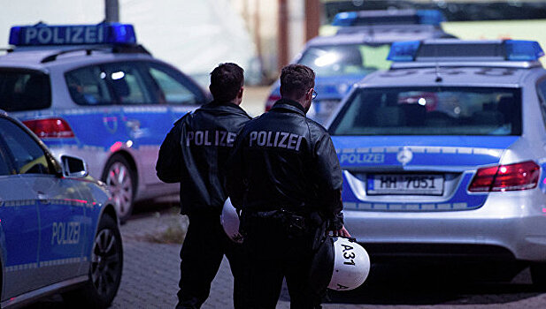 В Германии неизвестный с ножом напал на полицейский участок