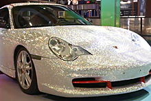 На выставке представили покрытый бриллиантами Porsche