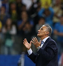«Беги, Тите, беги»: тренер сборной Бразилии порадовался голу и стал мемом