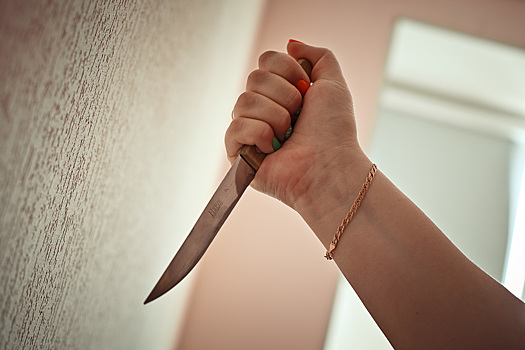 Женщина вонзила нож в возлюбленного в Кузбассе