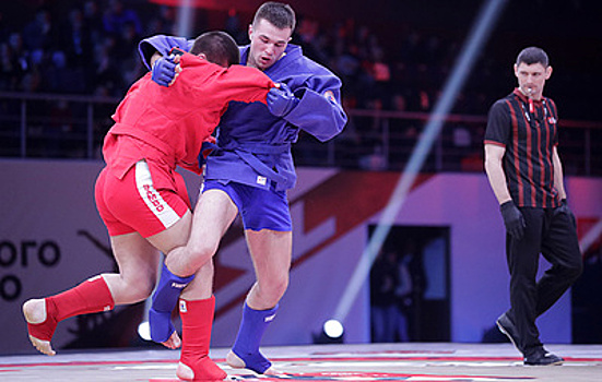 Путин приехал на первый чемпионат Лиги боевого самбо