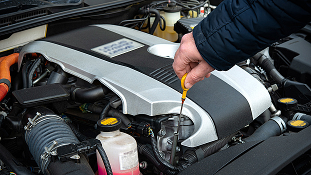 Расход масла в двигателе зимой: каким он должен быть