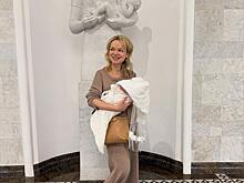 Скандальная экс-супруга Армена Джигарханяна, ставшая мамой в 46 лет, впервые показала фото с дочерью