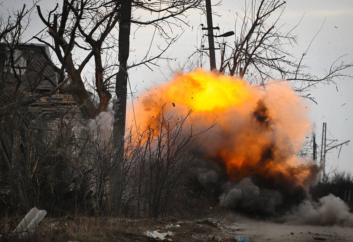 Военкоры сообщили о развитии прорыва под Авдеевкой