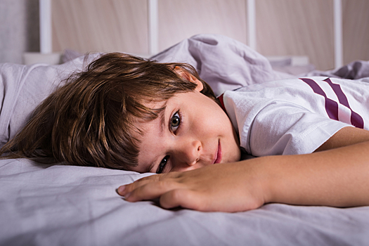 Эксперты объяснили, вредно ли ребенку спать вместе с родителями