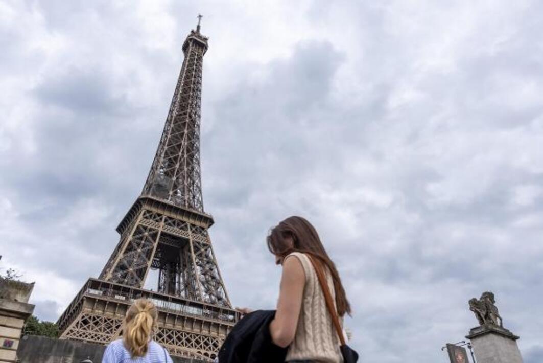 В честь кого назван париж. Башня Эйфеля в Париже. Париж 2024 Эйфелева башня. Урмаева Эйфелева башня. Эйфелева башня в Париже 2022.