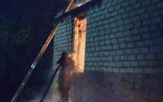 При пожаре в Александро-Невском районе одной женщине удалось спастись
