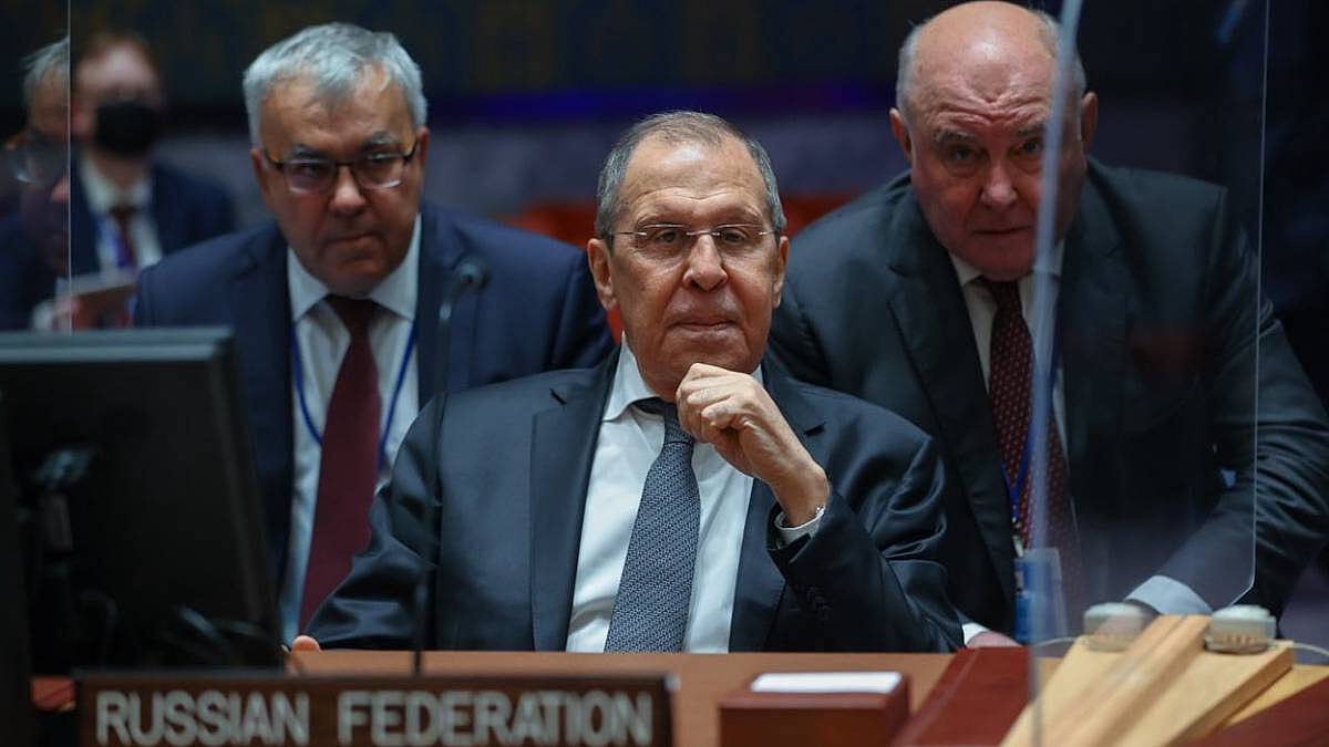 Политолог объяснил критику Лаврова в адрес «саммита демократий»