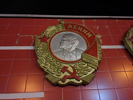 Новодел в сквере 50-летия ВЛКСМ стал винтажом всего за два года