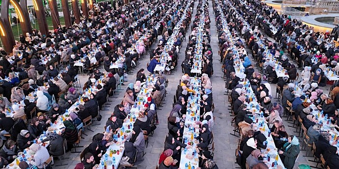 Более десяти тысяч дагестанцев приняли участие в коллективном ифтаре