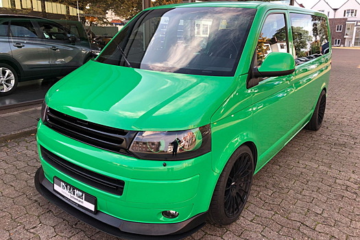 Посмотрите на безумный Volkswagen T5, который разгоняется до 300 километров в час