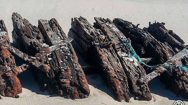 На пляже нашли корабль, потерпевший крушение 136 лет назад