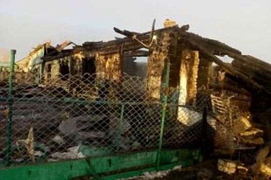 В Челябинской области пожар оставил без крова семью с приемными детьми