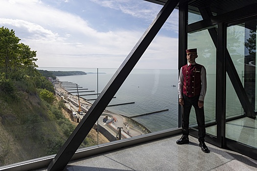 Спуск за 30 секунд и смотровая площадка: В Светлогорске открылся панорамный лифт