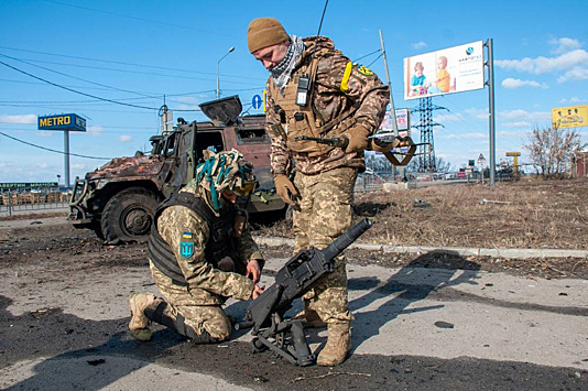 Великобритания решила согреть украинских военных