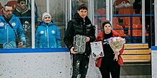 Семин наградил бывшую хоккеистку «Бирюсы» Стус. Она предотвратила нападение на детсад в Красноярске