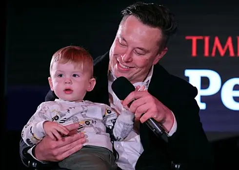 Илон Маск берёт с собой на важные заседания в штаб-квартиру Twitter двухлетнего сына