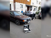 «Он сидел в странной позе». В Ярославле тело молодого мужчины нашли в его собственной машине