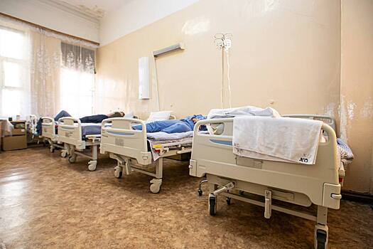 В военный госпиталь Оренбурга передали 20 многофункциональных кроватей