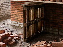 Пять орловских женщин разгрузили 5 тысяч кирпичей и прославились