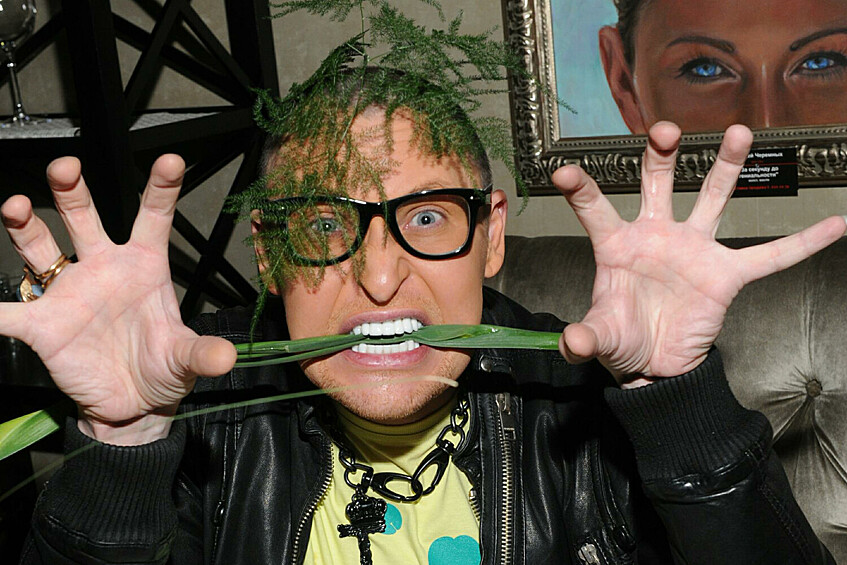 Певец Шура во время церемонии вручения премии «FHM: Топ месяца» в клубе Papa Bar в Москве, 19 апреля 2012 года