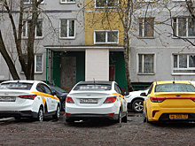 Машинам такси могут разрешить стоять в придомовой зоне только 20 минут
