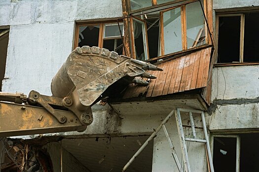 В каких районах Екатеринбурга снесут ветхие дома и деревянные бараки