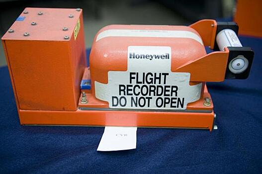 Почему «черный ящик» на самом деле оранжевый