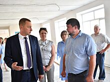Роман Бусаргин поручил закончить ремонт в школе Перелюба до сентября