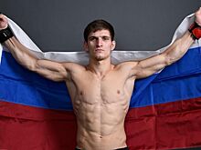 Российский боец снялся с поединка против американца в UFC