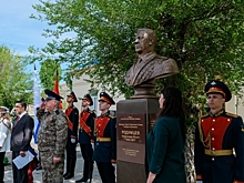 В Волгограде открыли памятный знак комдиву Александру Родимцеву