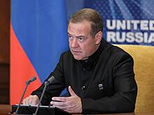 Медведев задумался об изъятии ценностей британской короны