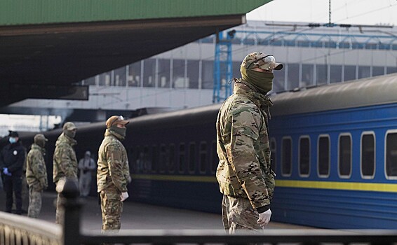 На Украине запретили выпускать из страны чиновников и депутатов