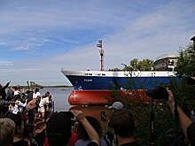Долгожданное событие: Краболов «Кедон» спустили на воду в Хабаровске