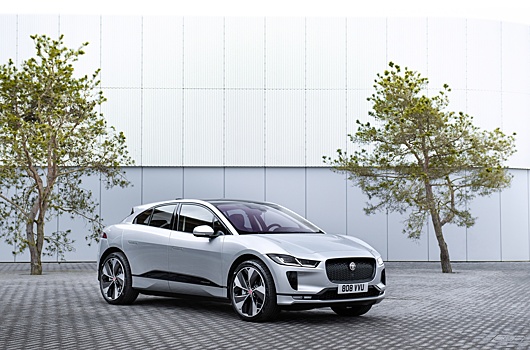 Jaguar I-Pace обновился и стал технологичнее