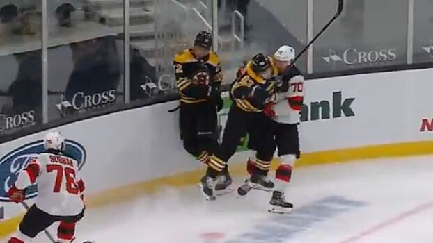 Самый грязный игрок НХЛ подло уложил на лед русского защитника. 5 лет назад Маршан разбивал Куликову лицо о борт