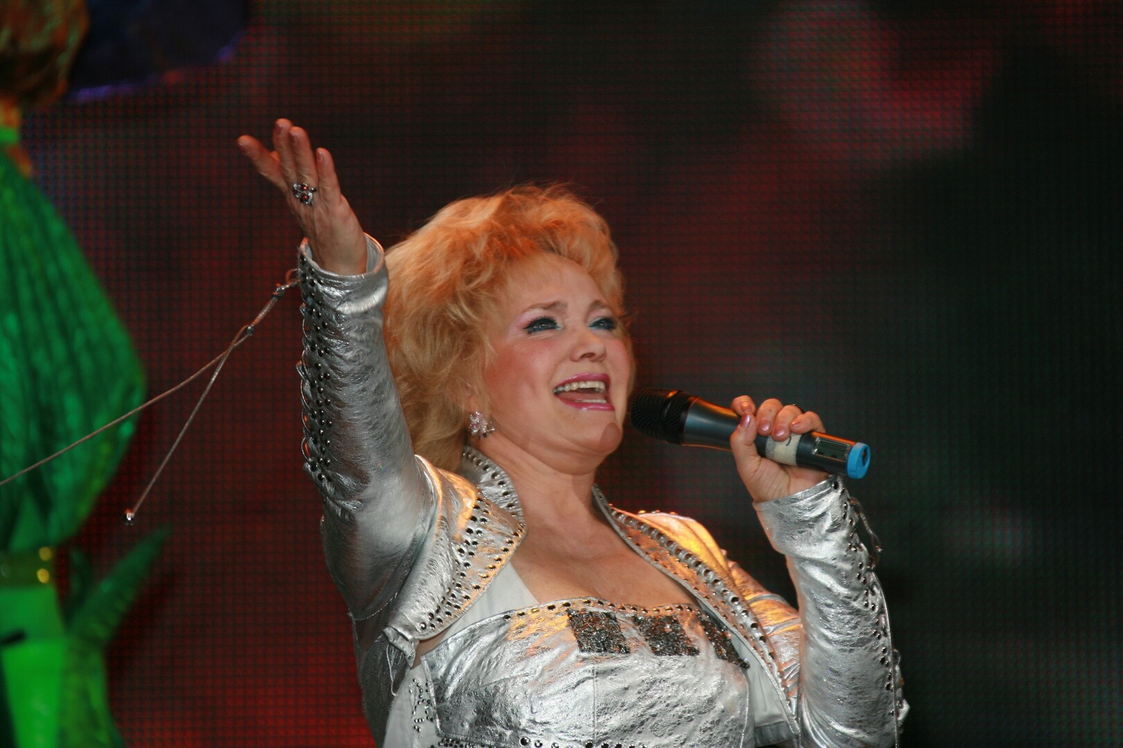 Была ночью и рано утром у гроба: друг Екатерины Шавриной раскрыл, как певица простилась с сыном