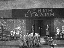 Надпись «Ленин - Сталин» на Мавзолее: куда она делась после выноса Иосифа Виссарионовича