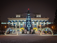 Главную елку Новосибирска установят ближе в НОВАТу