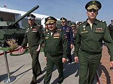 Руководство Минобороны России ознакомилось с экспозицией форума «Армия-2022»