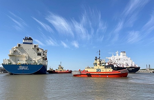 ЕС пока не будет отказываться от российского СПГ