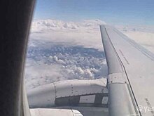 Два пассажирских рейса ушли на запасной аэродром из-за сильного ветра в Новом Уренгое. ВИДЕО