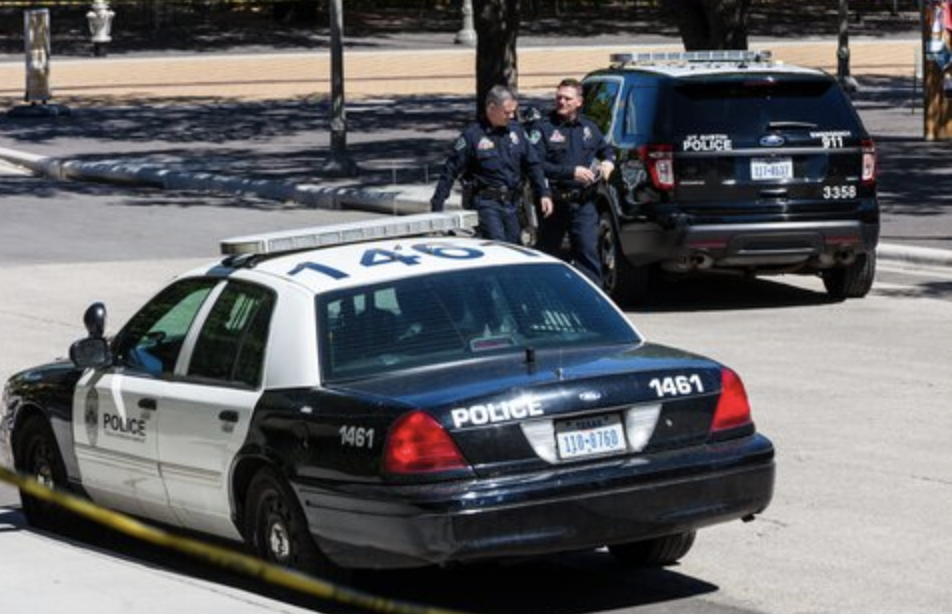 Глава МВБ: стрелявший у Белого дома мог стать радикалом уже в США