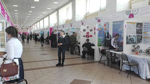 Старшеклассники из Отрадного побывали на научной выставке Всероссийского форума научной молодежи «Шаг в будущее»