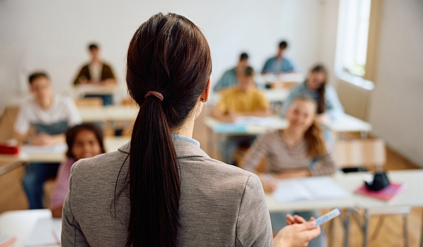 Педагог угрожала школьнику изнасилованием