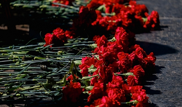 Под Волгоградом с почестями похоронили погибшего в зоне СВО Евгения Кривохижина