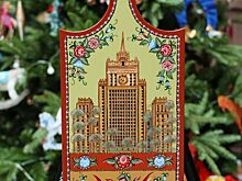 Глава МИД Сергей Лавров подарил журналистами городецкие доски