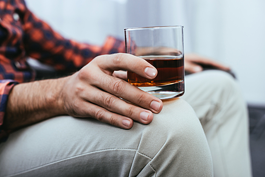 Ученые объяснили чувство тревоги у пьющих людей
