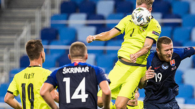 Лидер сборной Словакии выигрывает весь верх в чужой штрафной. Как играть против Словакии?