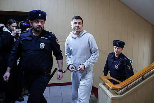 Суд оставил обвиняемого в мошенничестве блогера Аяза Шабутдинова в СИЗО